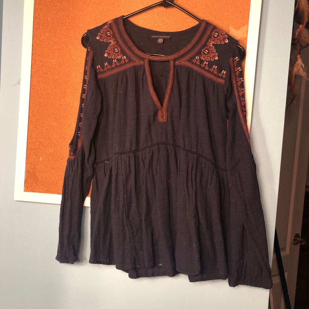 Cold shoulder American eagle top